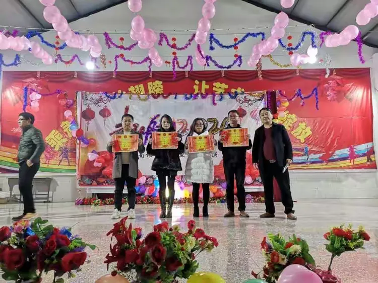 跆拳道半决赛掀起高潮,剑门旋风队强势反弹关中麒麟队,高压逼抢奏功——复盘值得玩味(跆拳道全国冠军总决赛2025)