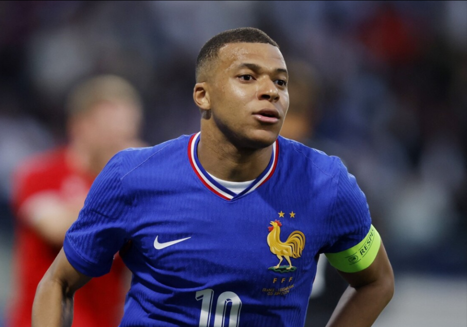 姆巴佩遭遇十二持续失利,塞尔维亚队教练压力巨大!观众掌声雷动