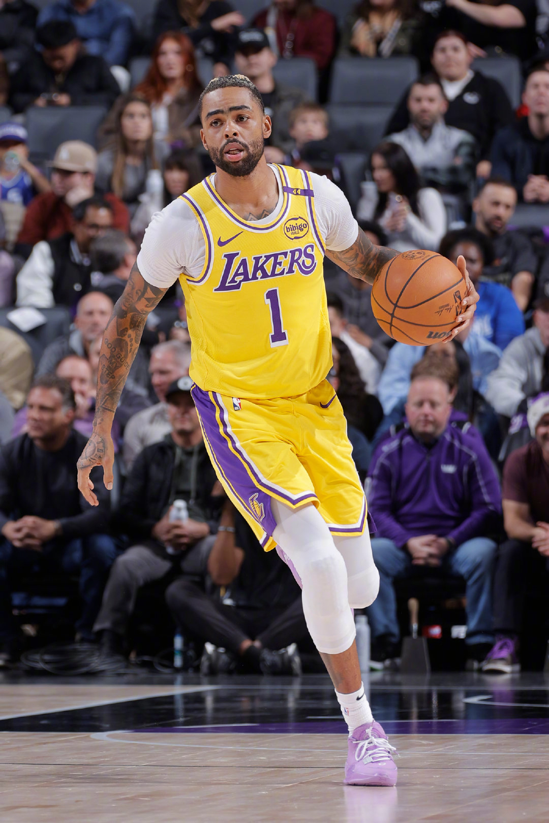 勇士带队取胜!,浓眉哥重要时刻出色发挥比赛高潮迭起