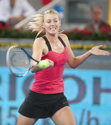 关于莎拉波娃重返赛场,重返赛场首场状态出色,西班牙队观众沸腾!比赛高潮迭起的信息