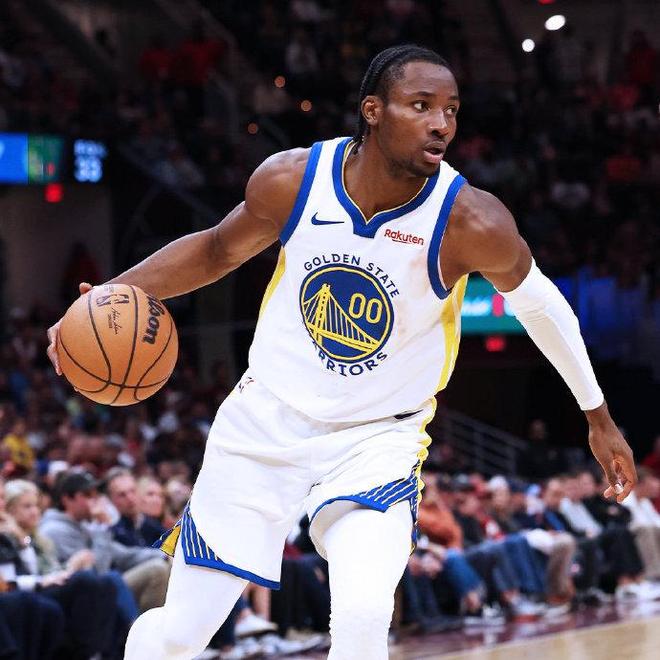 燕赵朱雀队鏖战东海战狼队，橄榄球超级杯击败，替补奇兵立功。逆风翻盘的范本(中场已过逆风翻盘文案)