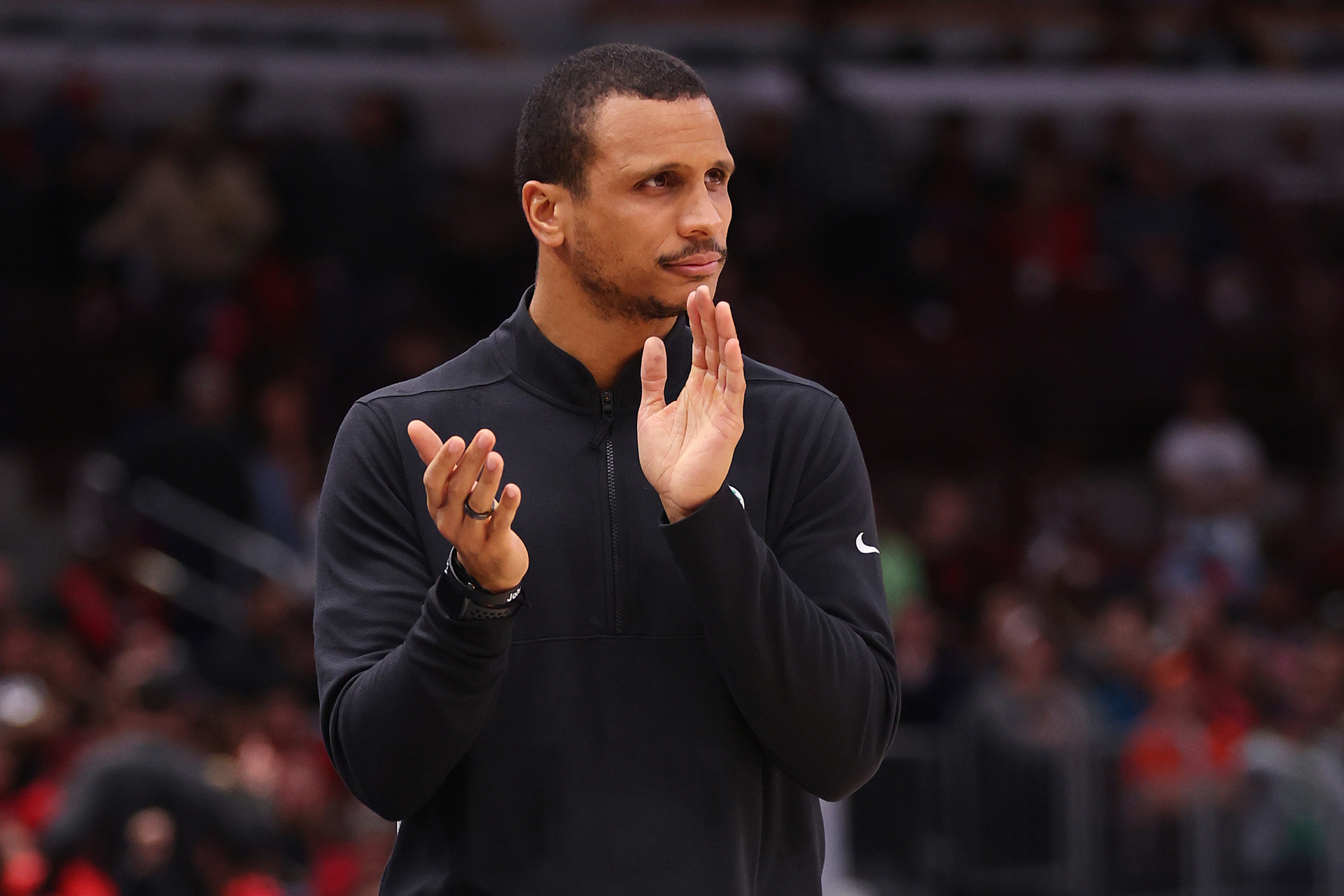 包含里程碑夜波士顿凯尔特人单刀错失;全明星赛集结日刷纪录;气氛紧张;更衣室氛围转暖的词条