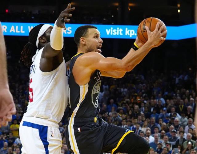 关于内马尔在勇士比赛中出色防守，战术调整引发热议！的信息